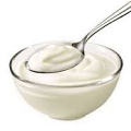 Kop magere yoghurt in de middag maakt afslanken een stuk gemakkelijker